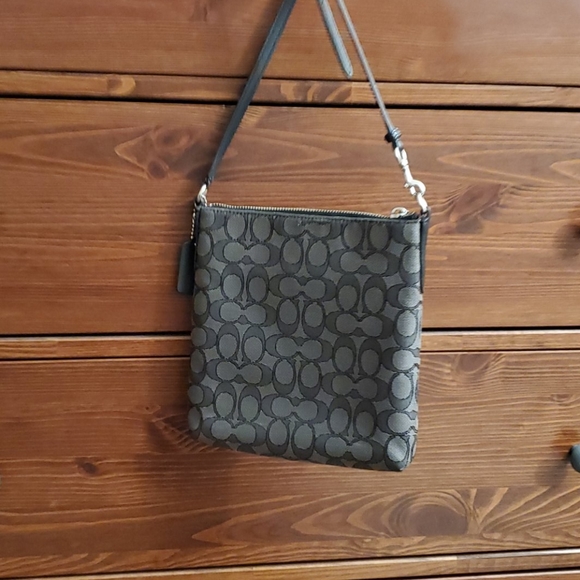 Coach Bag - Picture 4 of 10